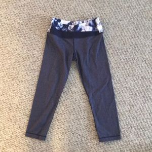 Lululemon Astro crops